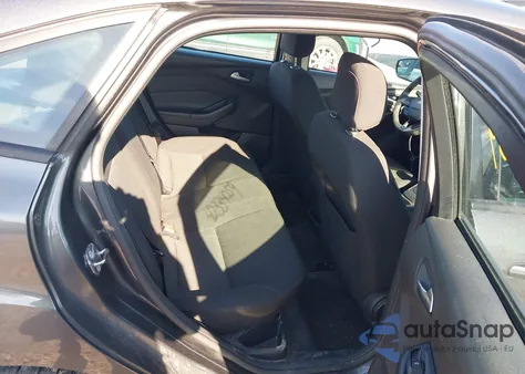 2018 Ford Focus Se z USA, uszkodzony, nr VIN 1FADP3F20JL254076